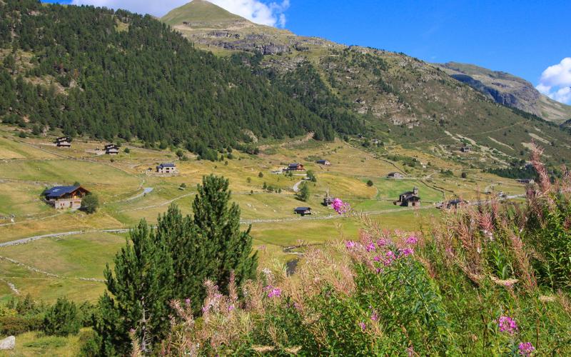 Trekking gratuito Ushuaia The Mountain Hotel Arinsal Trekking gratuito Ushuaia The Mountain Hotel Arinsal